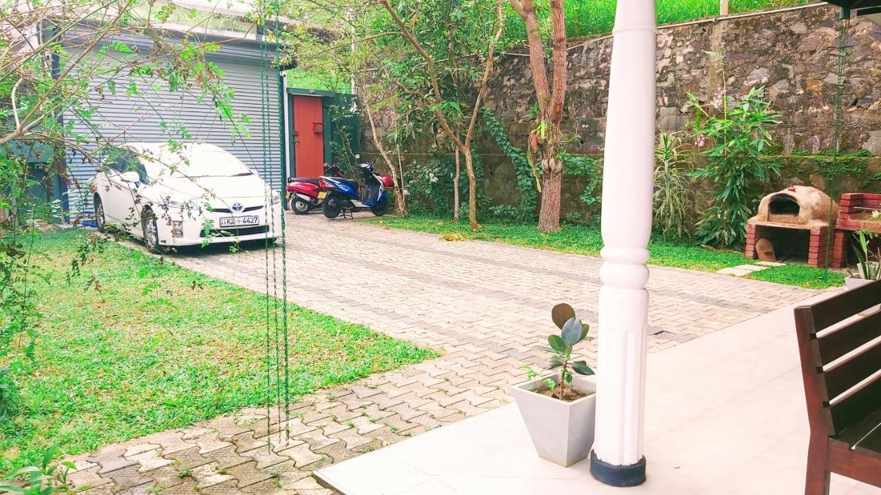 Villa Senan - 2 Apartments - Mirissa Luaran gambar